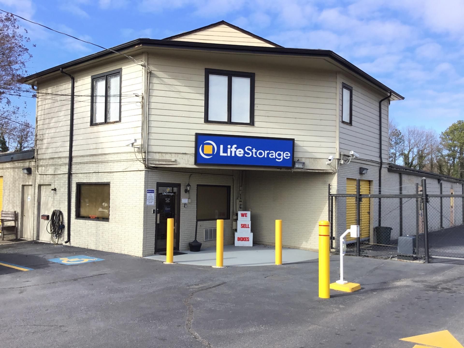 Extra Space Storage  1210 Bentley St in Richmond, VA