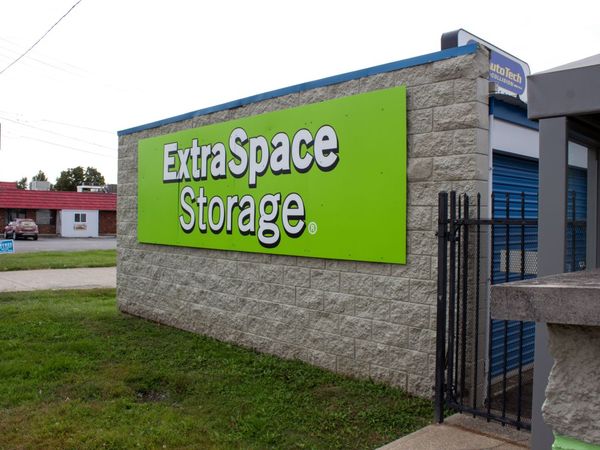 Extra Space Storage facility at 292 13th St NW - Linton, IN