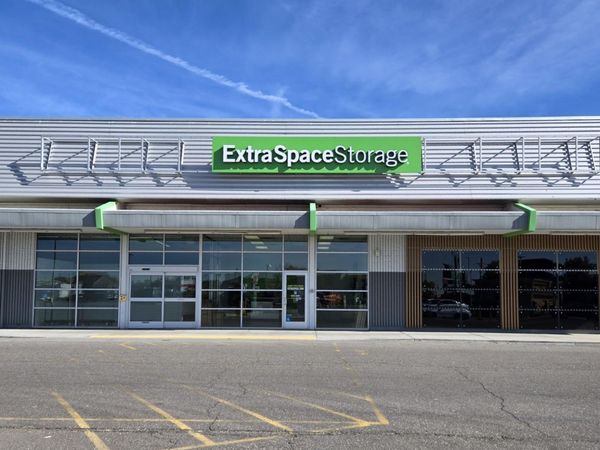 Extra Space Storage facility at 2010 N Main St - Layton, UT