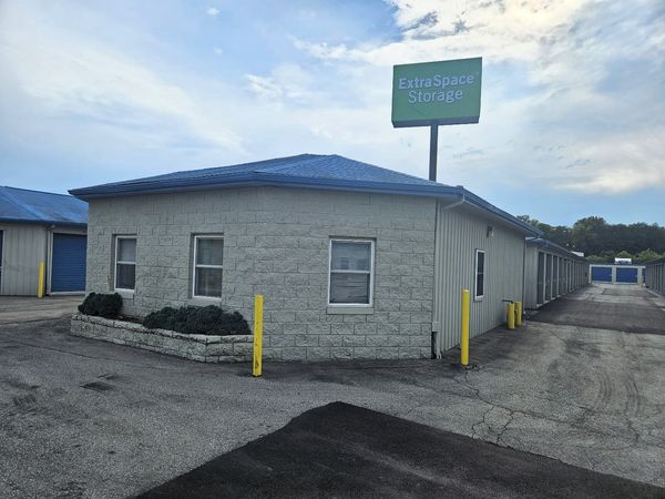 Extra Space Storage facility at 11770 N Hartman Dr - Edinburgh, IN