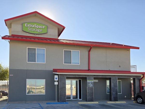 Extra Space Storage facility at 10440 Gateway Blvd E - El Paso, TX