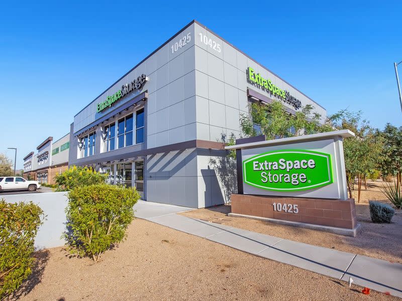 Storage Units in Phoenix, AZ at 10425 N 25th Ave | Extra Space Storage