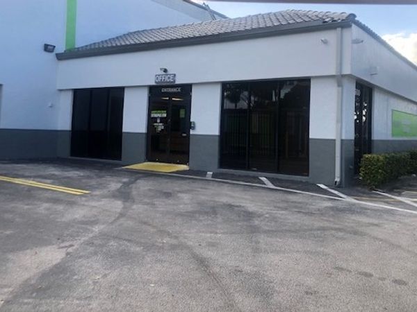 Extra Space Storage facility at 9900 SW 18th St - Boca Raton, FL