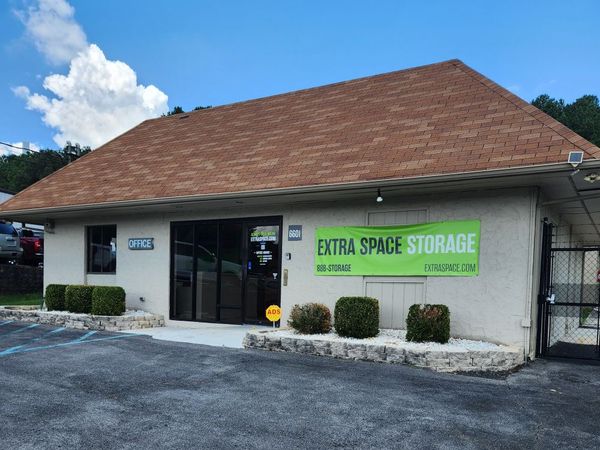 Extra Space Storage facility at 6601 Lee Hwy - Chattanooga, TN