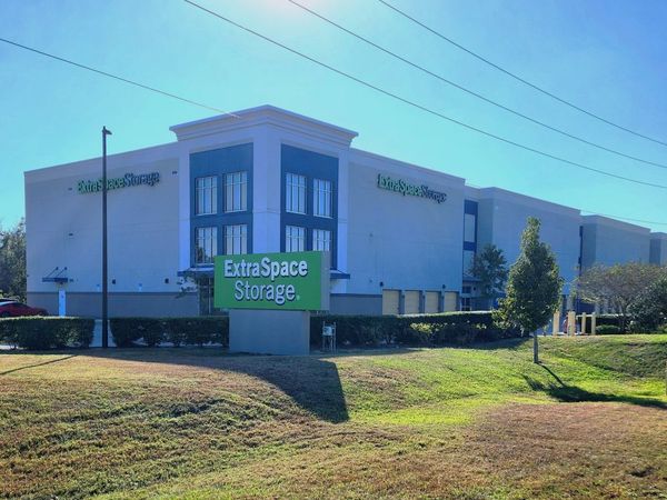 Extra Space Storage facility at 27050 State Road 56 - Wesley Chapel, FL