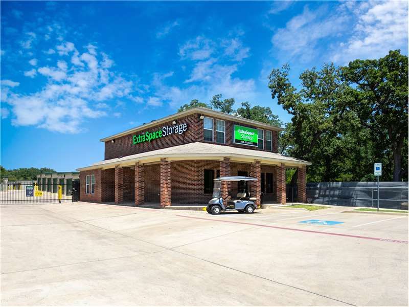 Extra Space Storage  5105 Mansfield Hwy in Fort Worth, TX