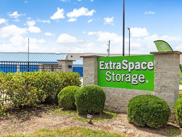 Extra Space Storage facility at 330 S Garoffolo Blvd - Lebanon, IN