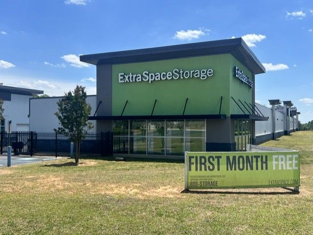 10×40 Parking Lot in Easley, SC 104 La Von Ln Easley, South Carolina