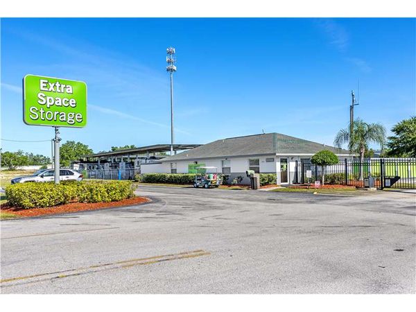 Extra Space Storage facility at 6550 State Road 544 - Winter Haven, FL