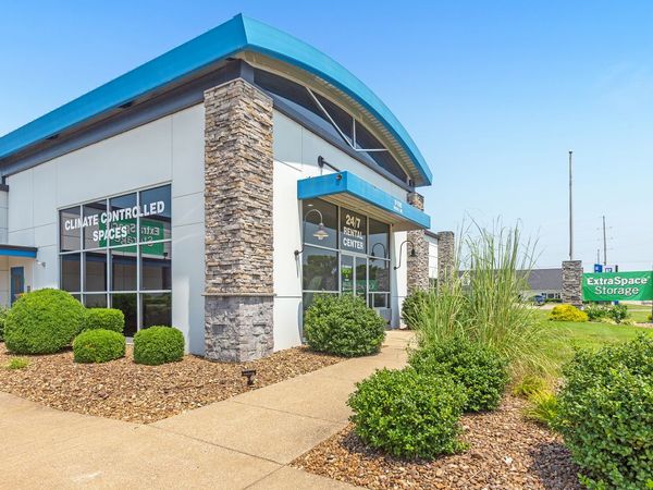 Extra Space Storage facility at 5100 Vogel Rd - Evansville, IN