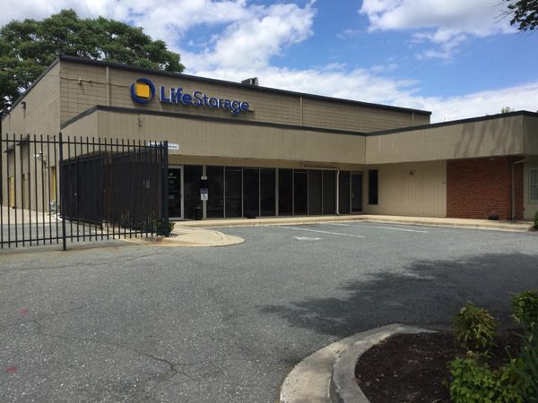 Life Storage facility on 26 W Diamond Ave - Gaithersburg, MD