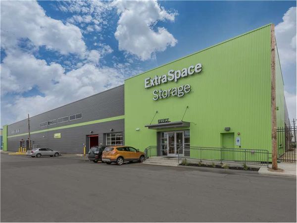 Extra Space Storage facility at 1331 S 55th Ct - Cicero, IL