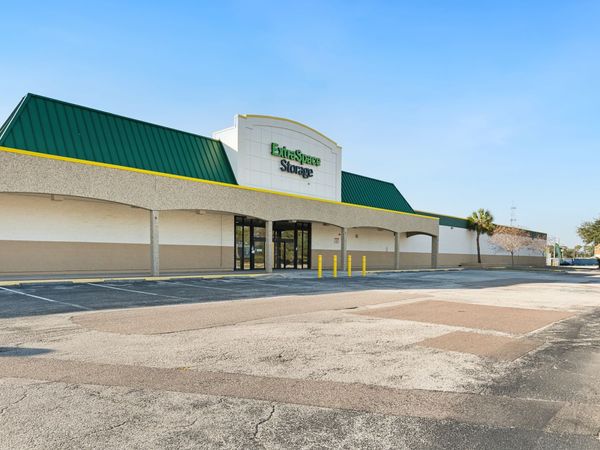 Extra Space Storage facility at 13100 66th St - Largo, FL