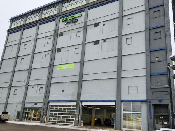 Extra Space Storage facility at 420 W Saint Paul Ave - Milwaukee, WI