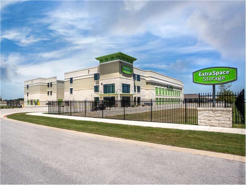 Storage Units in Georgetown, TX at 5431 Williams Dr | Extra Space Storage