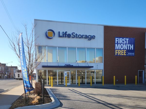 Extra Space Storage facility at 5746 W Roosevelt Rd - Chicago, IL