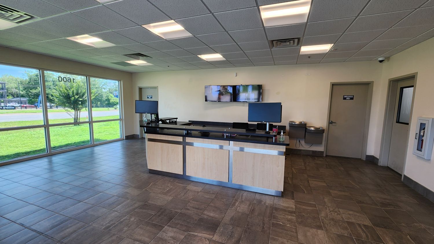 20×10 Parking Lot in Pensacola, FL 1600 W Nine Mile Rd Pensacola, Florida 3