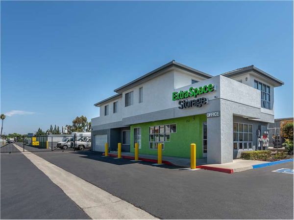 Extra Space Storage facility at 155 S Adams St - Anaheim, CA