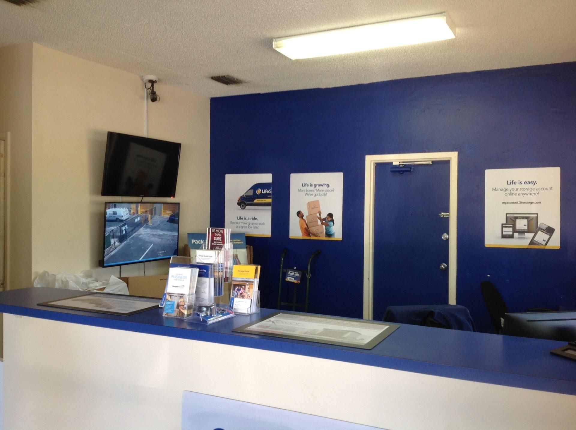 20×10 Self Storage Unit in Sunrise, FL 10300 NW 55th St Sunrise, Florida 3