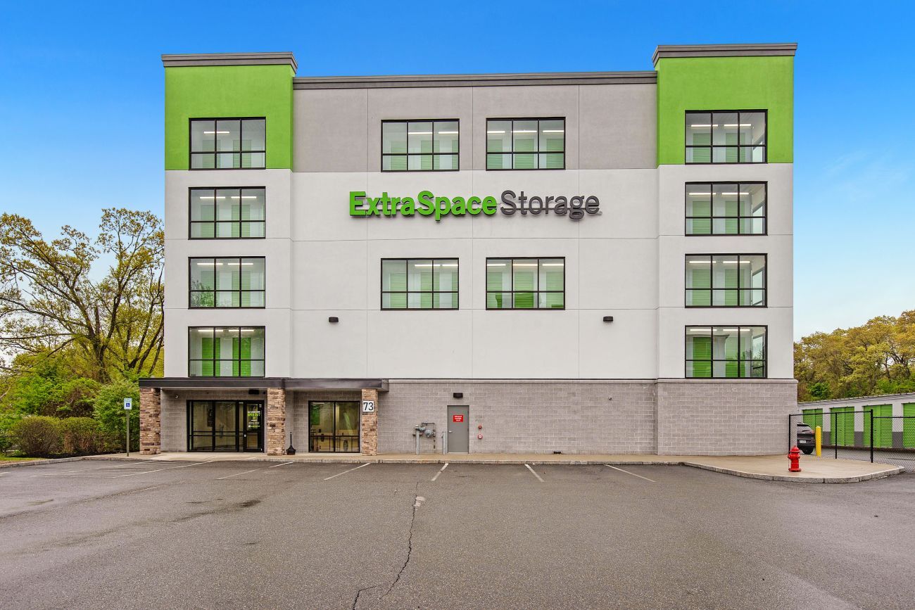 Extra Space Storage in Dracut, MA 73 Pleasant St