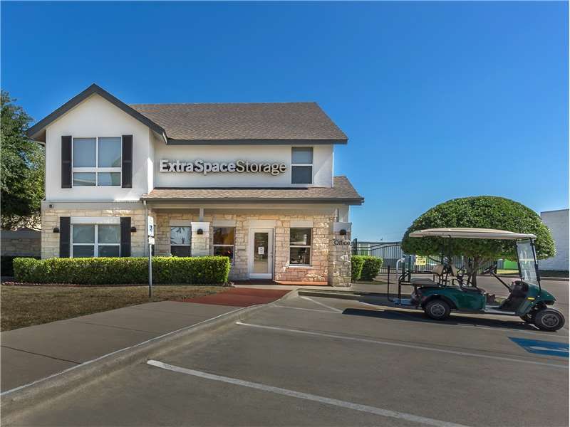 Extra Space Storage  9528 White Settlement Rd in Fort Worth, TX