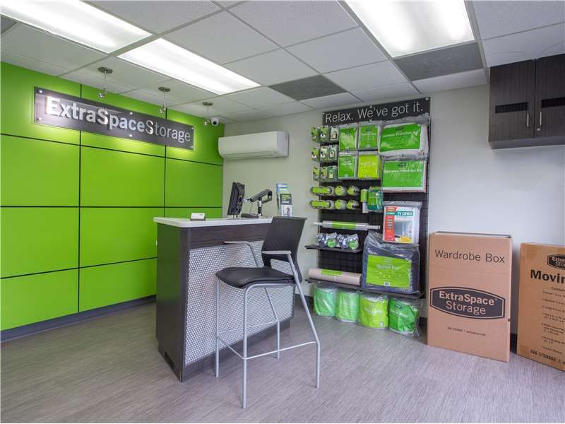 5×5 Self Storage Unit in Atlanta, GA 8115 Roswell Rd Atlanta, Georgia 3