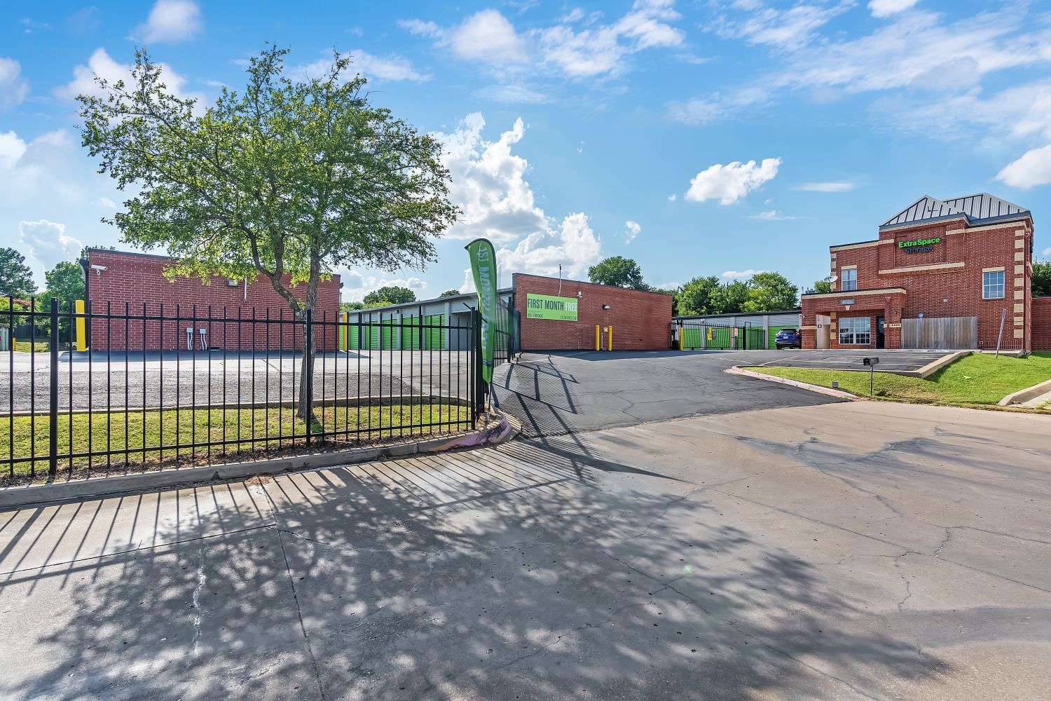 Extra Space Storage  4320 Little Rd in Arlington, TX