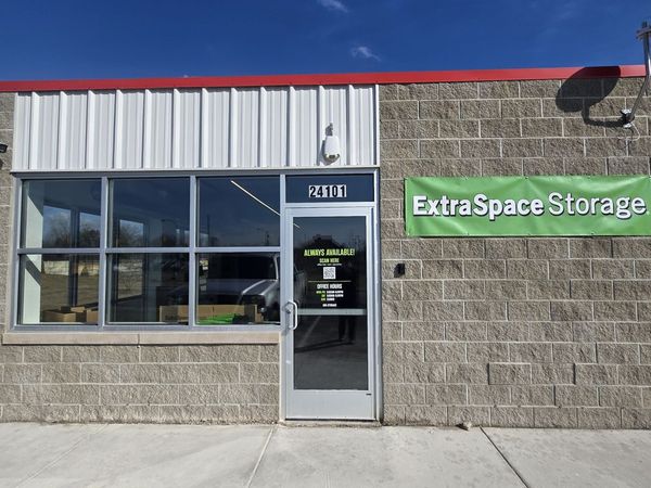 Extra Space Storage facility at 24101 Ecorse Rd - Taylor, MI