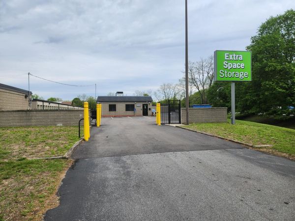 Extra Space Storage facility at 800 Narragansett Park Dr - Rumford, RI