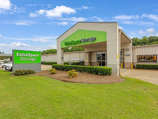 Extra Space Storage facility at 3650 Richard Rd - Montgomery, AL