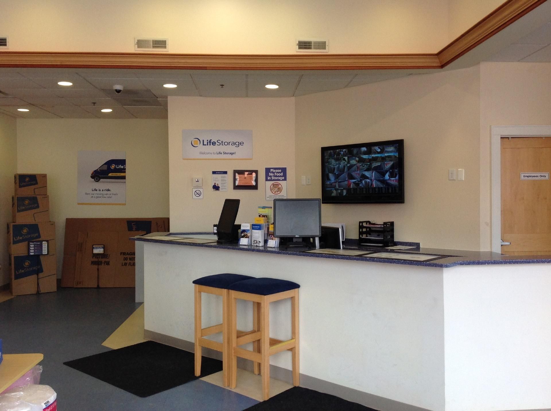 10×10 Self Storage Unit in Syracuse, NY 314 Ainsley Dr Syracuse, New York 3