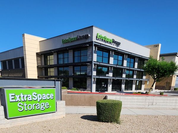 Extra Space Storage facility at 7301 E Acoma Dr - Scottsdale, AZ