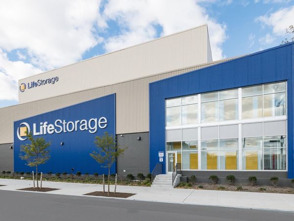 Life Storage facility on 134-31 Merrick Blvd - Jamaica, NY