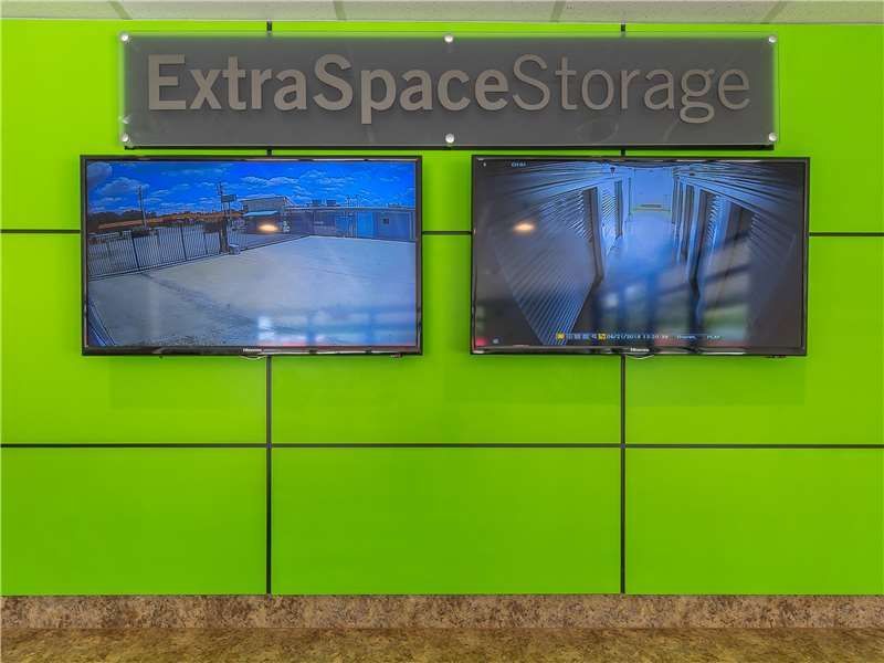 Extra Space Storage  730 E Wheatland Rd in Dallas, TX