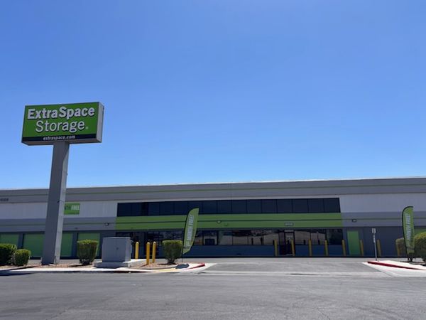 Extra Space Storage facility at 2025 N Rancho Dr - Las Vegas, NV