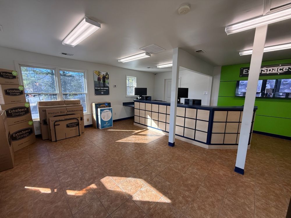 Extra Space Storage in Alpharetta, GA  9940 Jones Bridge Rd 3