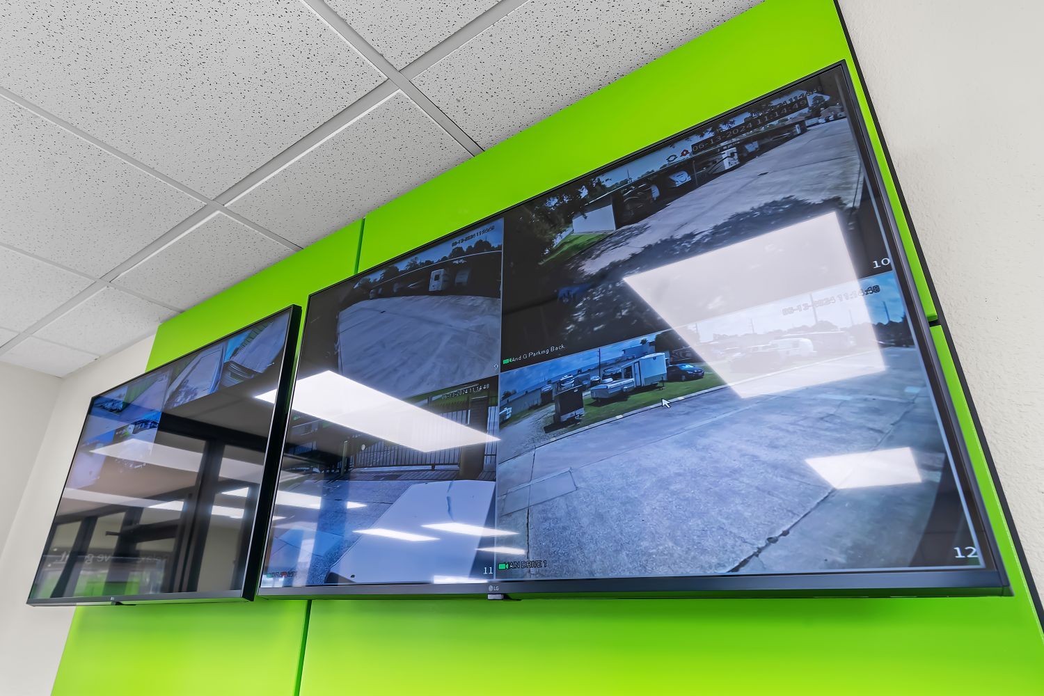 Extra Space Storage  19415 Pinehurst Trail Dr in Humble, TX