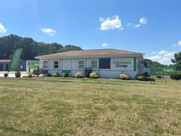 Extra Space Storage facility at 1246 River Hwy - Mooresville, NC