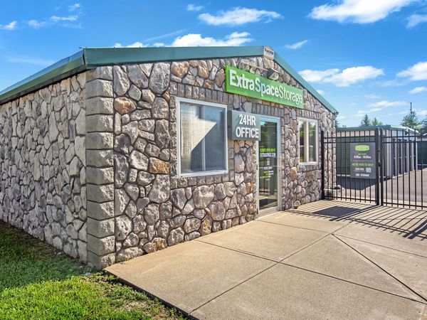 Extra Space Storage facility at 7711 Henry Clay Blvd - Liverpool, NY