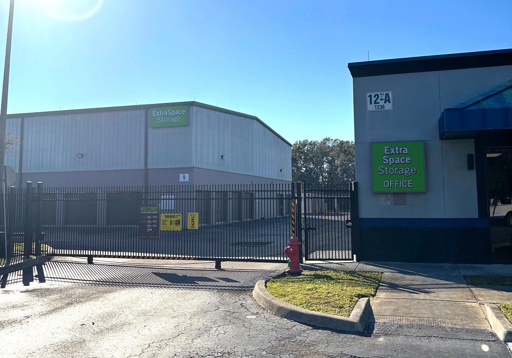Extra Space Storage  1236 S Vineland Rd in Winter Garden, FL