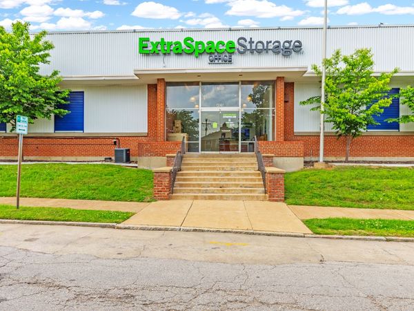Extra Space Storage facility at 4935 Fyler Ave - St Louis, MO
