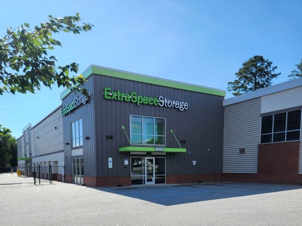 Extra Space Storage facility at 1320 S Pleasantburg Dr - Greenville, SC