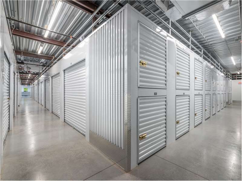 Extra Space Storage  2072 Western Ave in Knoxville, TN