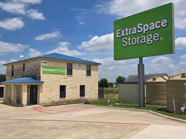 Extra Space Storage facility at 400 N Highway 183 - Liberty Hill, TX