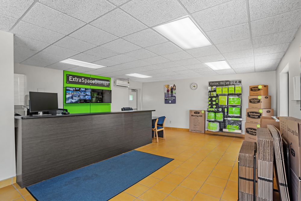 20×10 Garage in Rochester, NY 2585 Brighton Henrietta Town Line Rd Rochester, New York 3