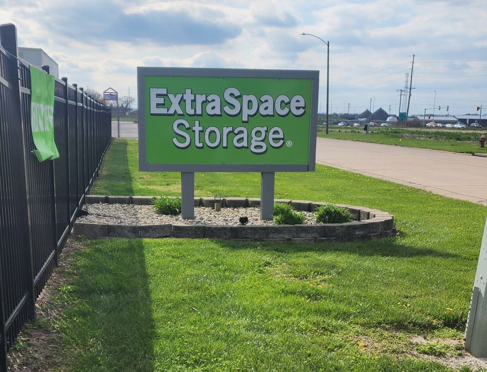 Extra Space Storage  7708 Plummer Business Dr in Troy, IL