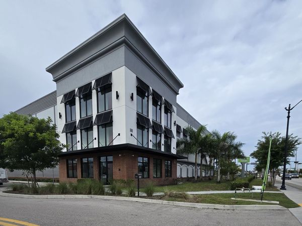 Extra Space Storage facility at 3660 Dr Martin Luther King Jr Blvd - Fort Myers, FL