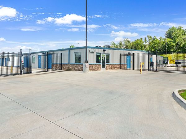 Extra Space Storage facility at 2817 N Peoria Ave - Tulsa, OK