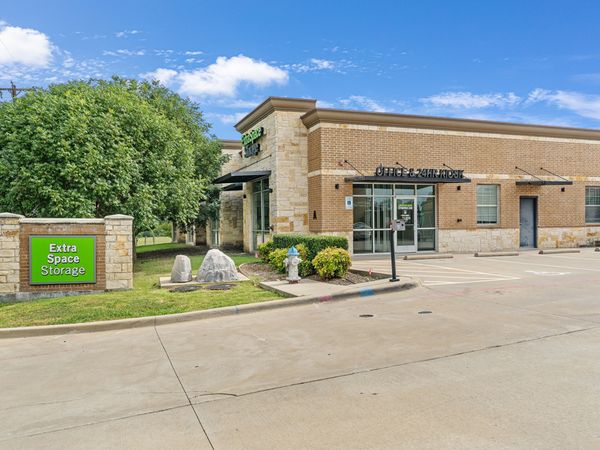 Extra Space Storage facility at 1350 N Belt Line Rd - Mesquite, TX