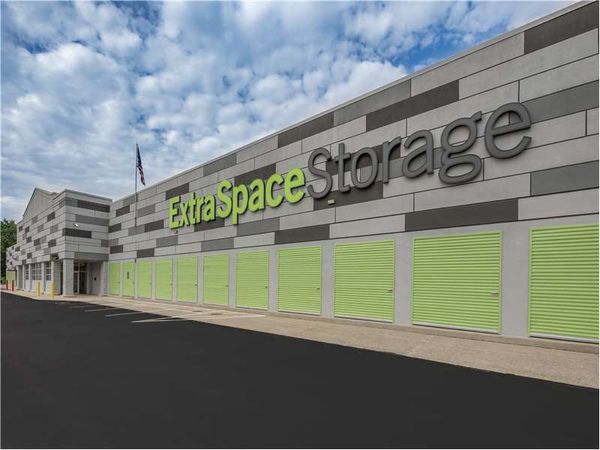 Extra Space Storage facility at 643 Farmington Ave - New Britain, CT